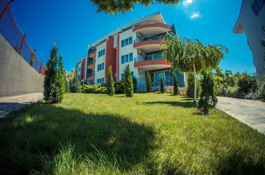 Gt Green Fort Beach Apartments Солнечный берег Экстерьер фото